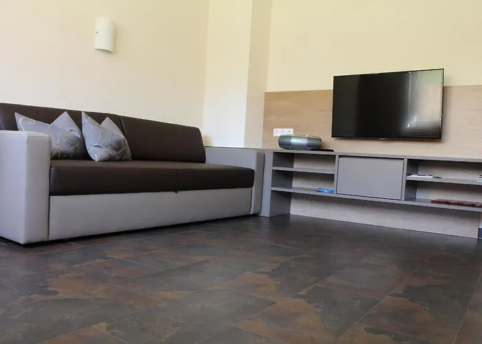 Collina Daire Pfunds